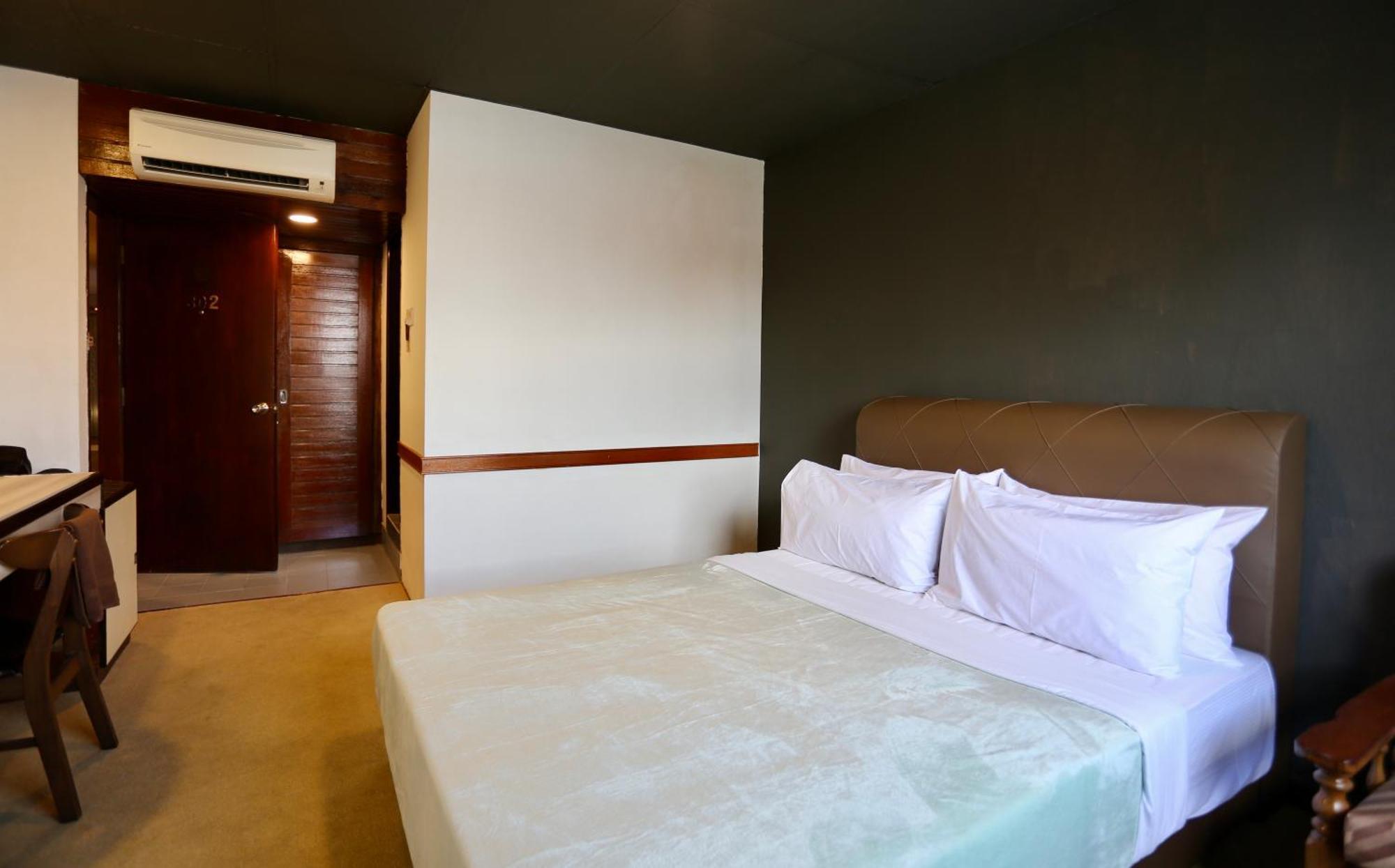 Fata Hotel By Project Borneo Kuching Exteriör bild