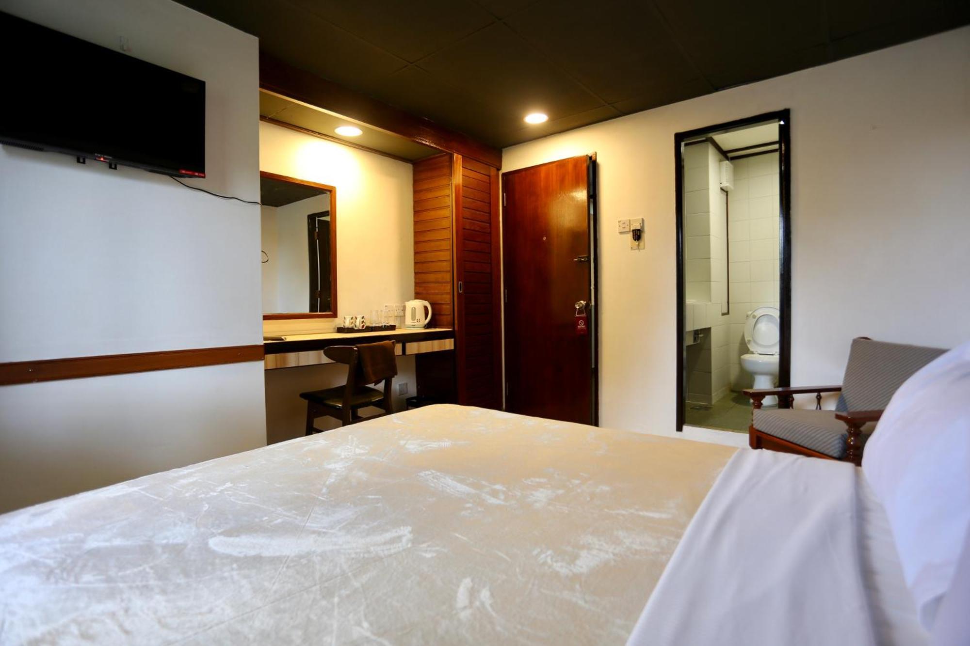 Fata Hotel By Project Borneo Kuching Exteriör bild