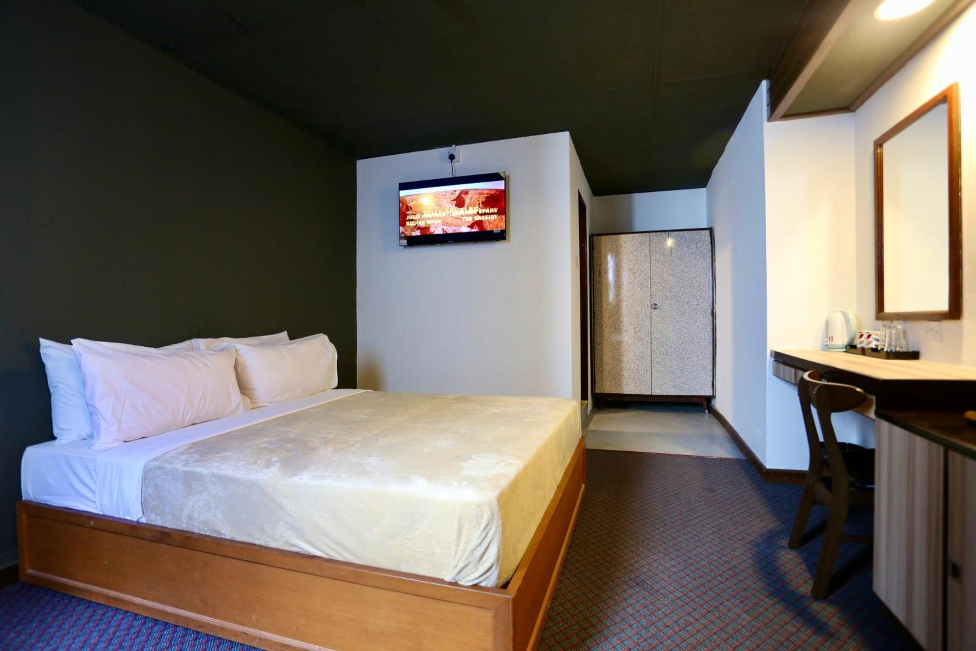 Fata Hotel By Project Borneo Kuching Exteriör bild