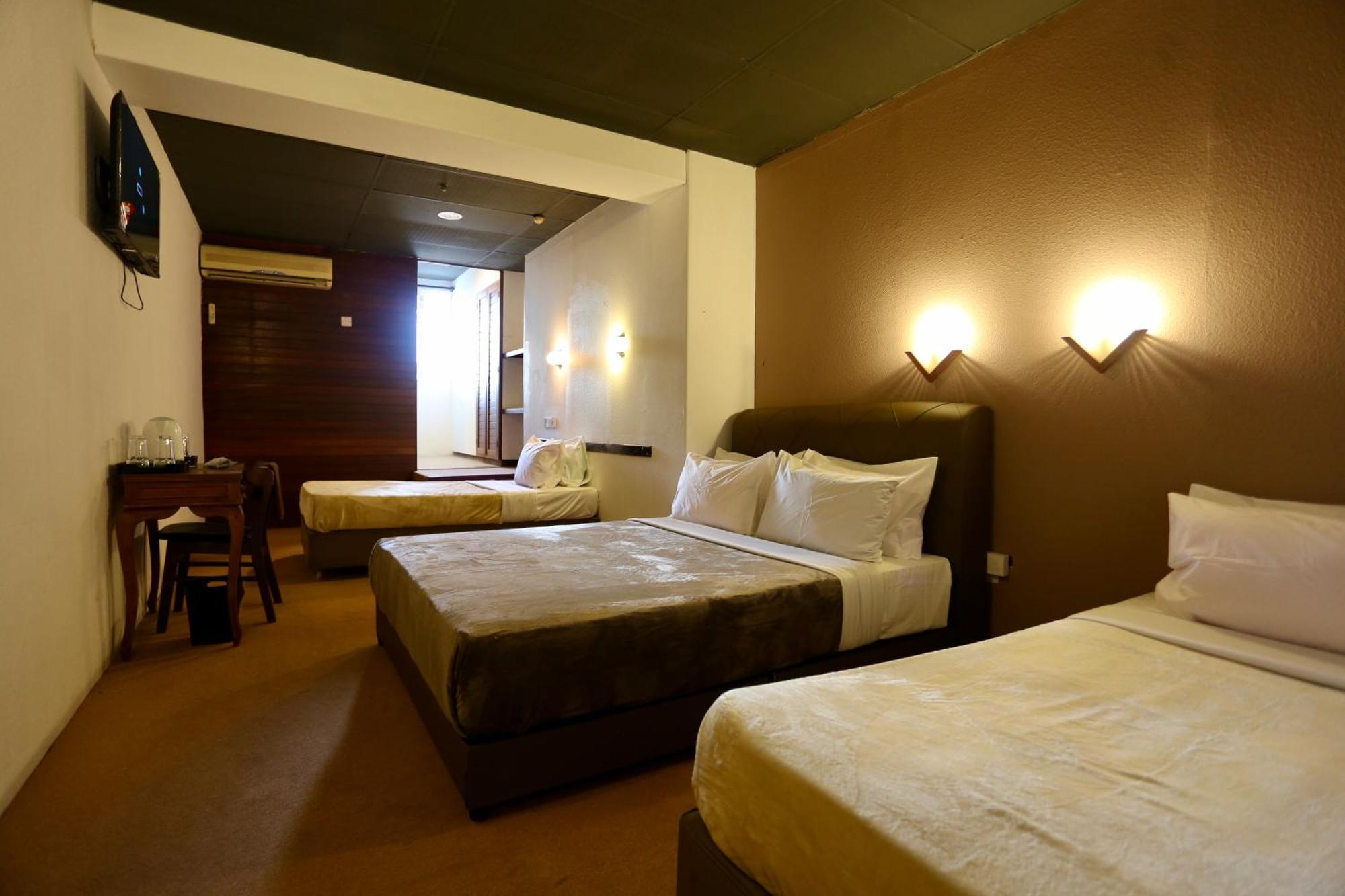 Fata Hotel By Project Borneo Kuching Exteriör bild