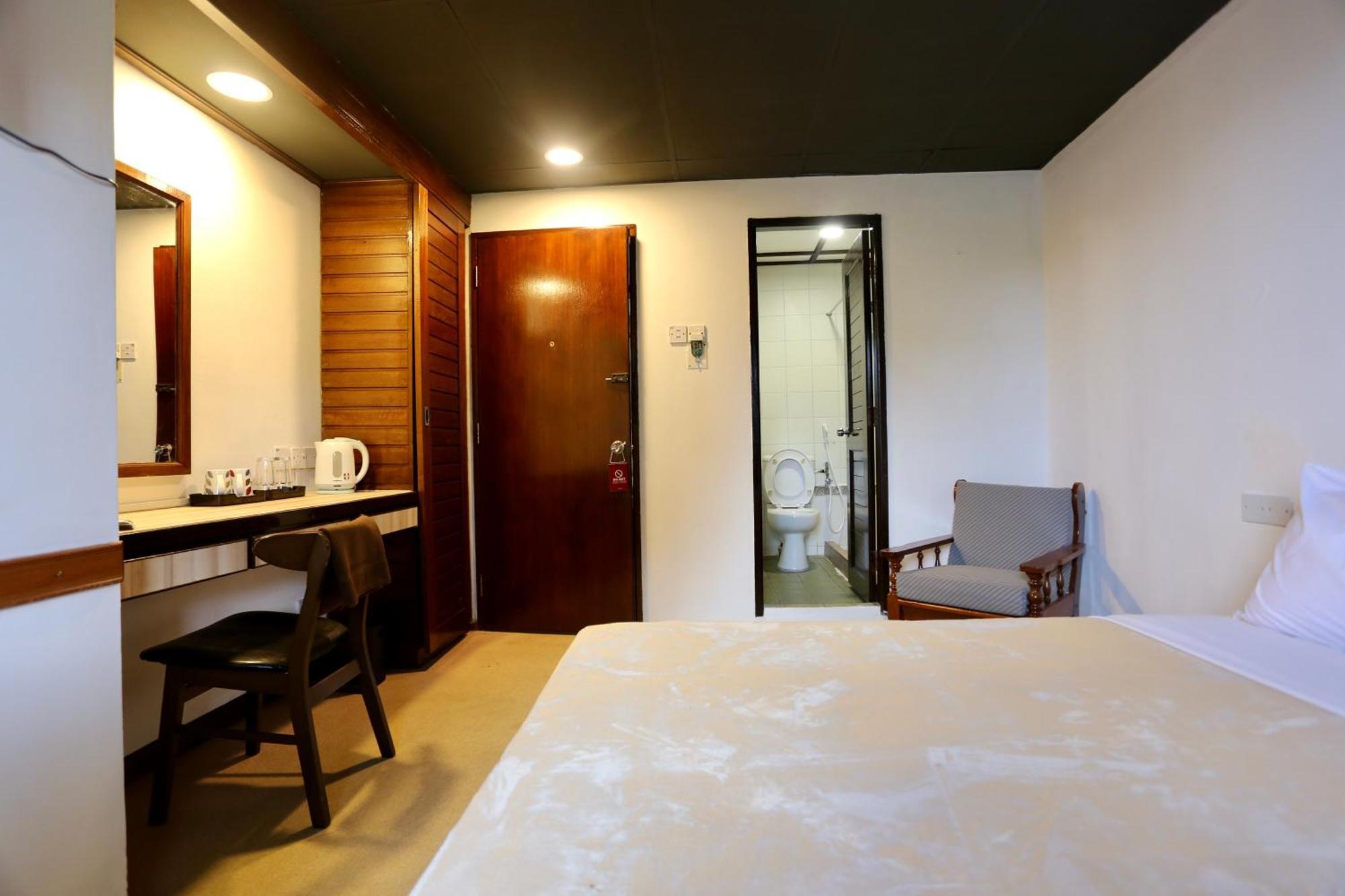 Fata Hotel By Project Borneo Kuching Exteriör bild