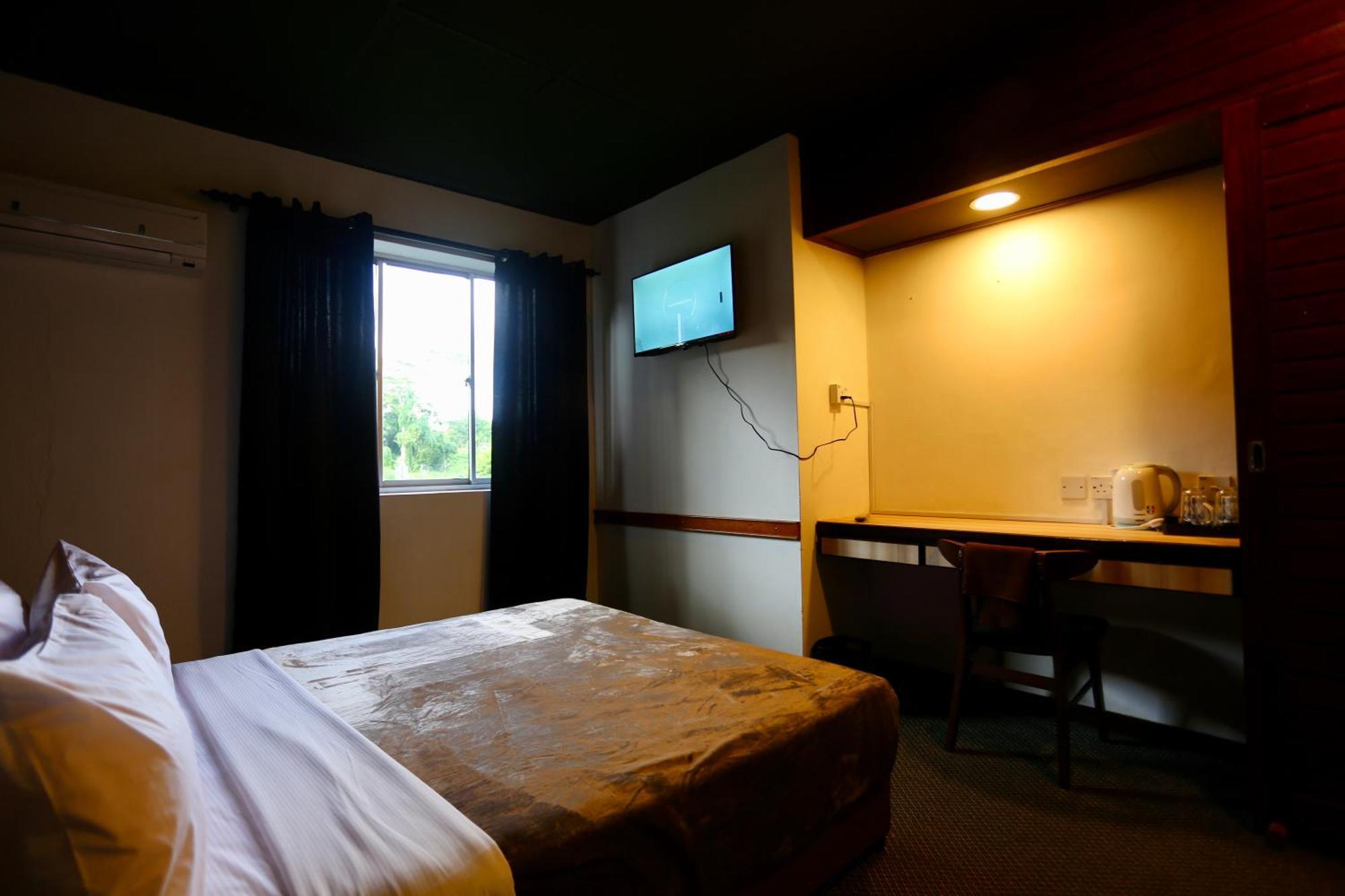 Fata Hotel By Project Borneo Kuching Exteriör bild