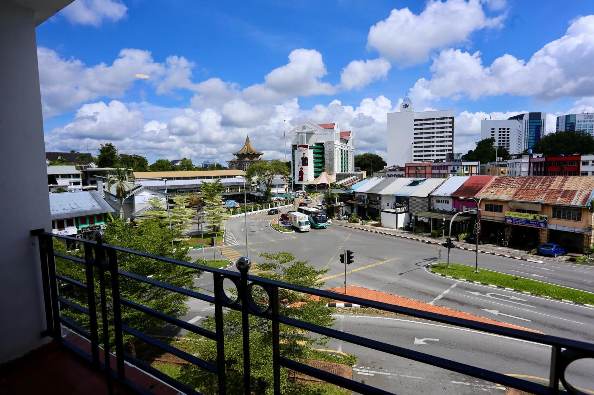 Fata Hotel By Project Borneo Kuching Exteriör bild