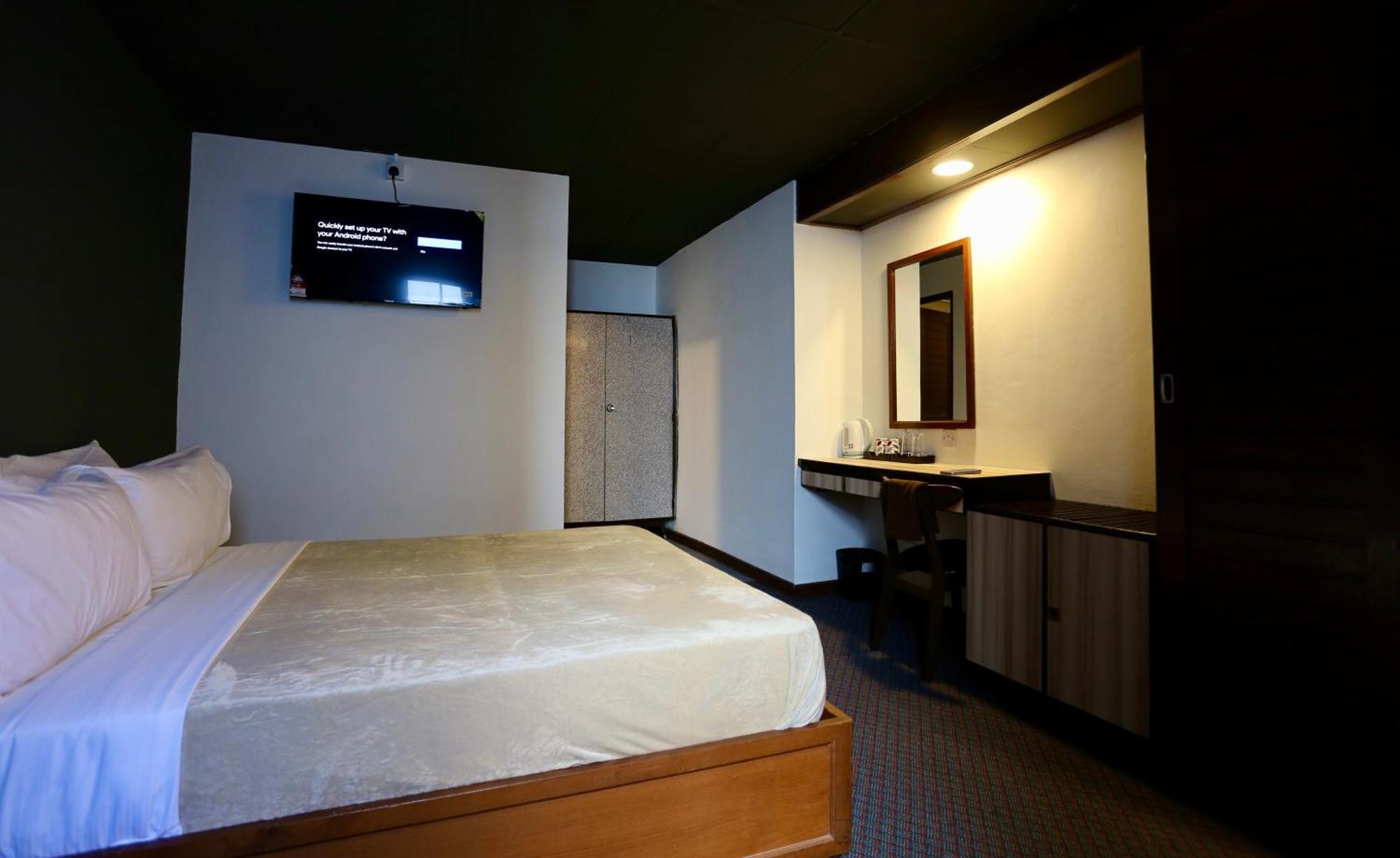 Fata Hotel By Project Borneo Kuching Exteriör bild